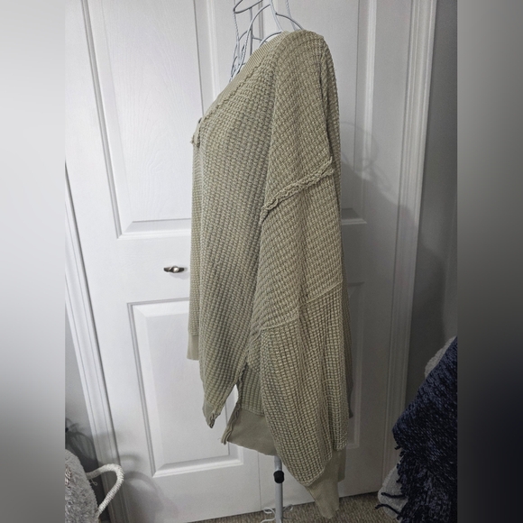 American Eagle Outfitters XL SERIOUSLY lived In Over Sized Waffle Knit Sweater - Picture 4 of 8